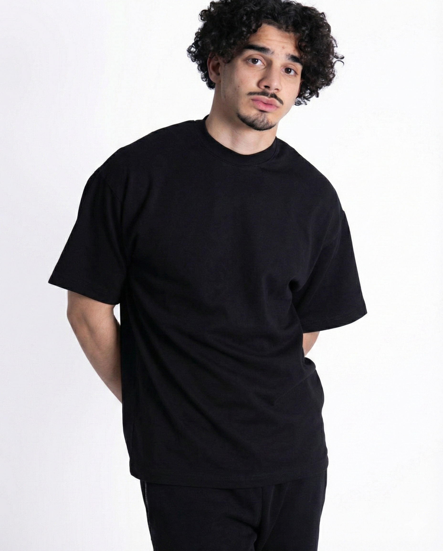 T-Shirt Noir & Blanc – Style Minimaliste & Confort Absolu